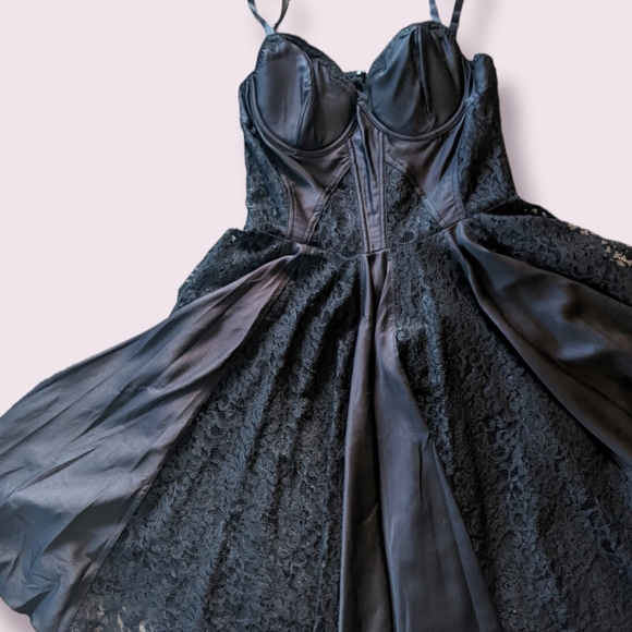 Guess black lace peek a boo corset style dress. Size 6 - Picture 2 of 11